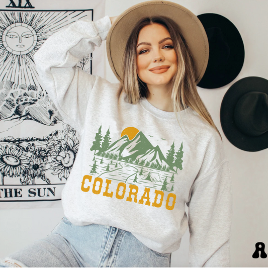 Colorado sweatshirt, Retro camping Graphic sweater, Boho Rocky Mountains shirt, Vintage Inspired, Great Outdoors summer vacation hoodie