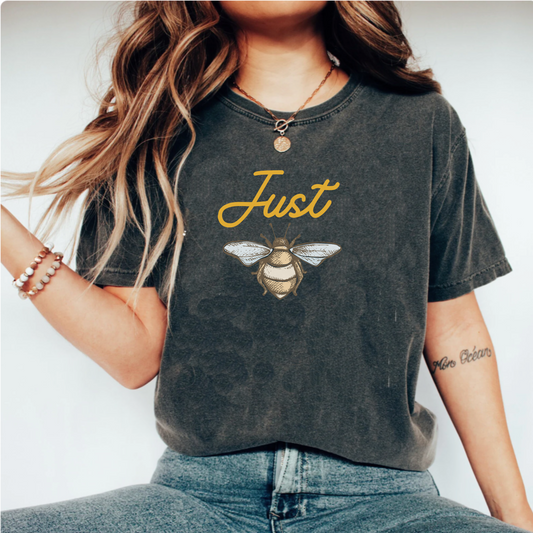 Comfort Colors® Shirt, vintage inspired just bee T-Shirt, Boho Floral Nature Shirt, Oversized Shirts, retro cottagecore tee, autumn witch aesthetic, positive vibes inpirational motivational shirt