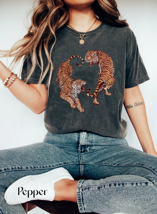 comfort colors Vintage Tiger Shirt, Cute minimalist Shirt, Chinese lucky Tiger Tee, wild animal, Aesthetic jungle Shirt, wildcat shirt